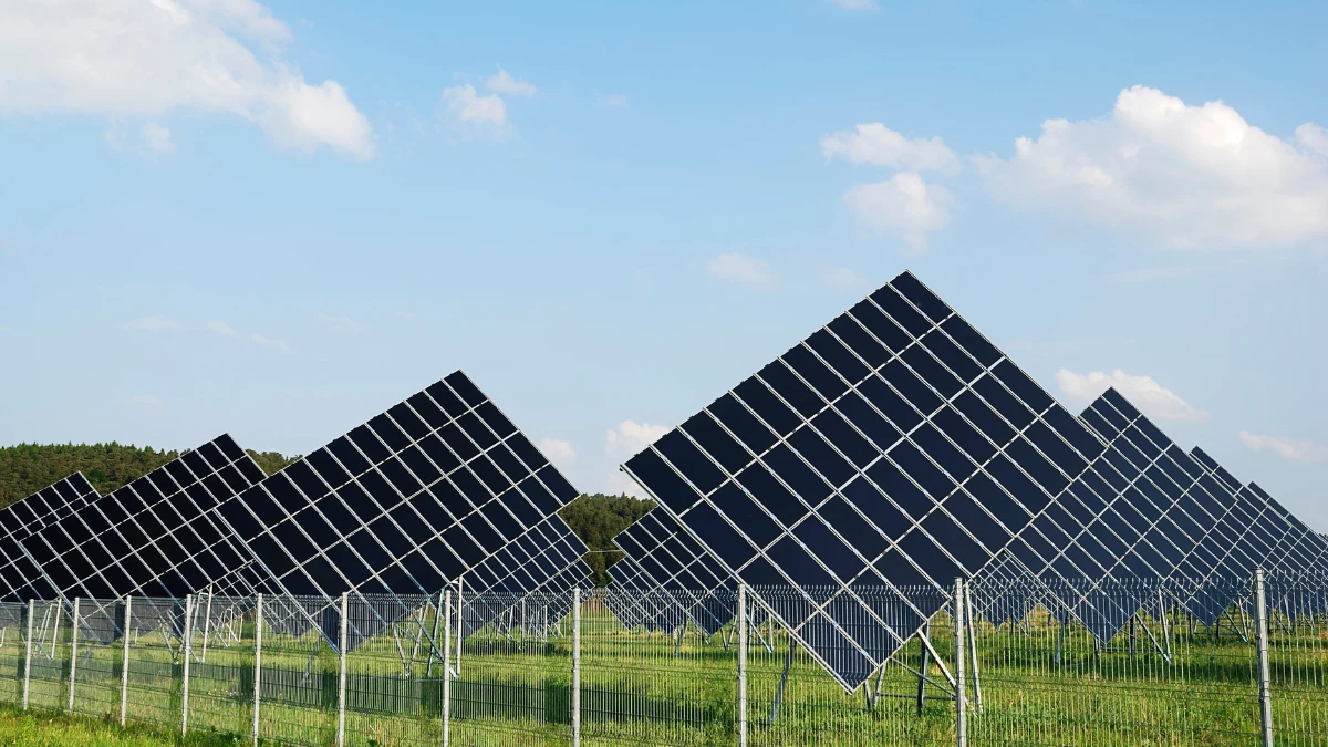 India's Solar Sector Installs 15.3 GW in Q1 2026, but a Thinning Tender Pipeline Signals a Future Supply Crunch
