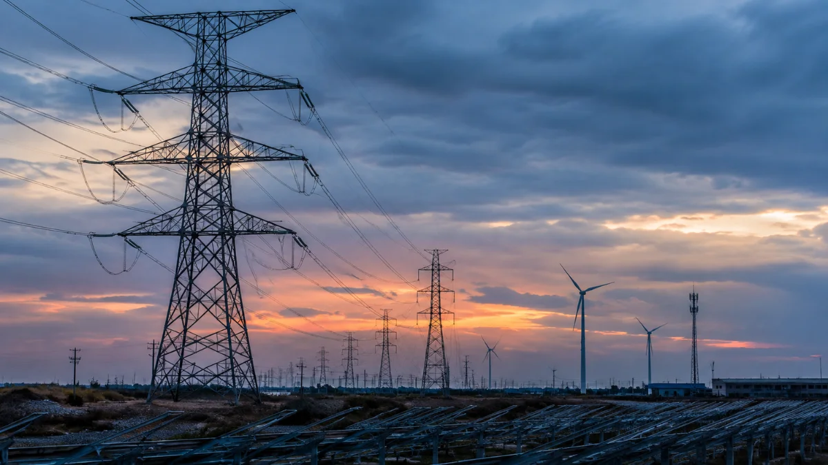 India's Renewable Bidding Falls to 14.7 GW as Grid Constraints Persist